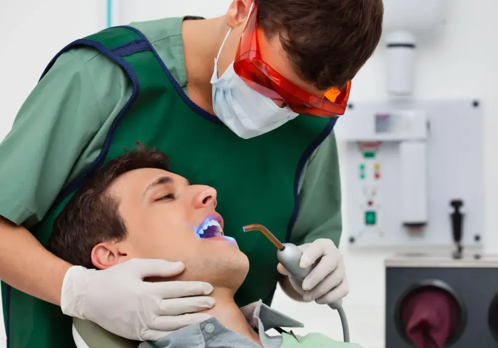 Ile kosztuje wizyta u dentysty bez ubezpieczenia? Ceny i usługi, które warto znać