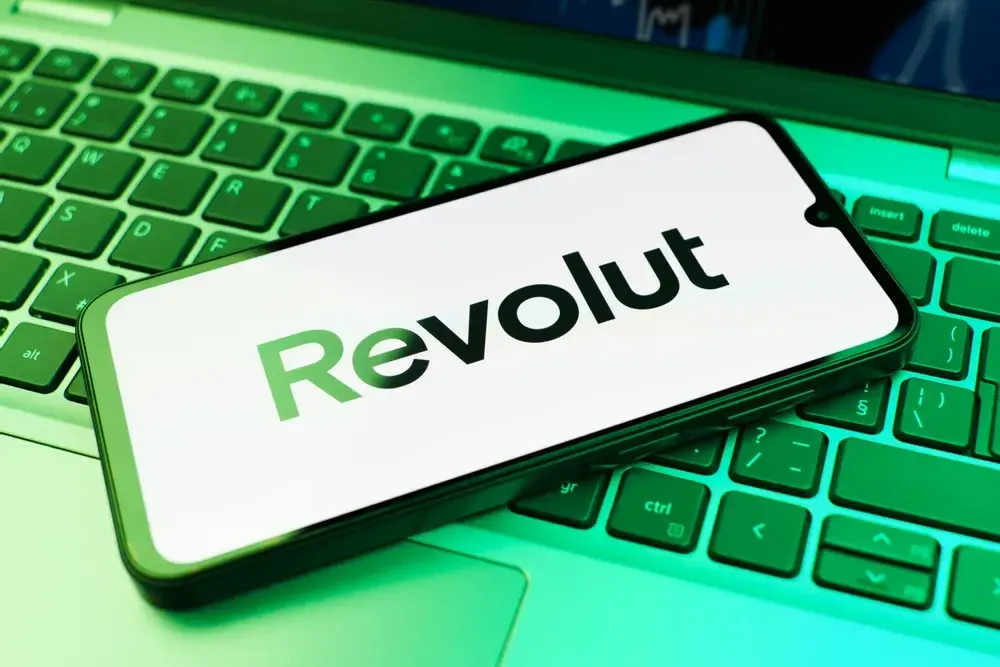 Ile idzie przelew z Revolut do mBank? Sprawdź czas realizacji!