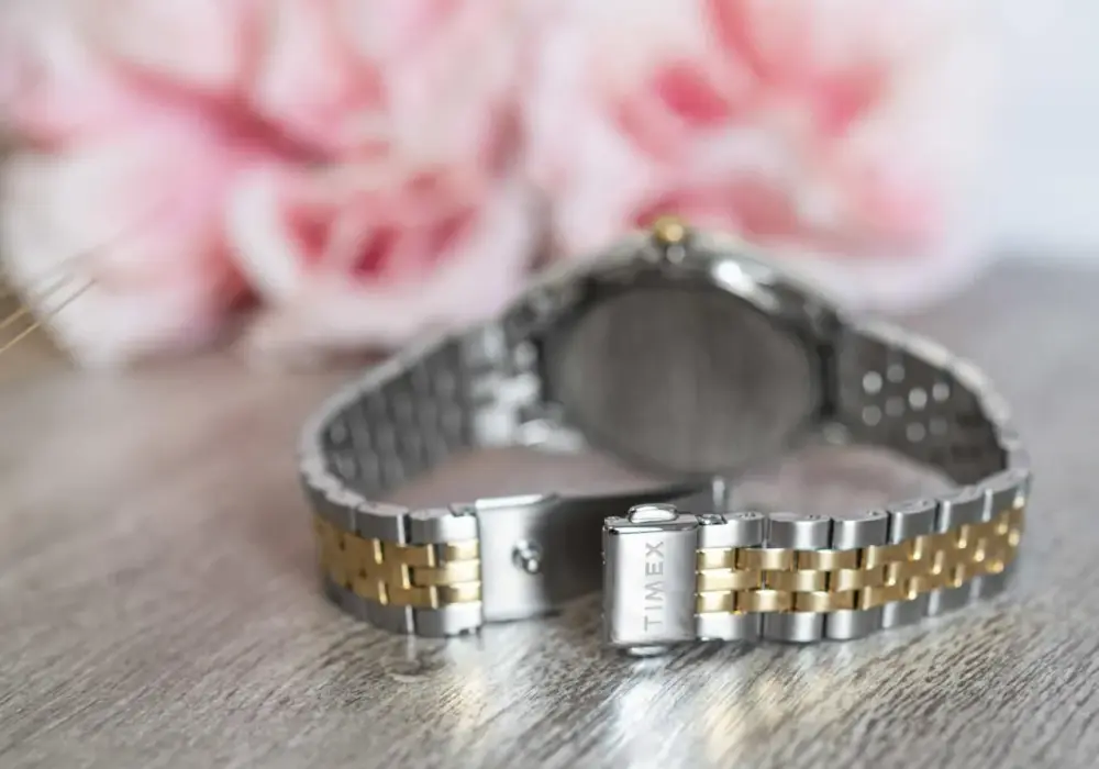 Zegarek damski Timex TW2P88600 - elegancja i funkcjonalność w jednym