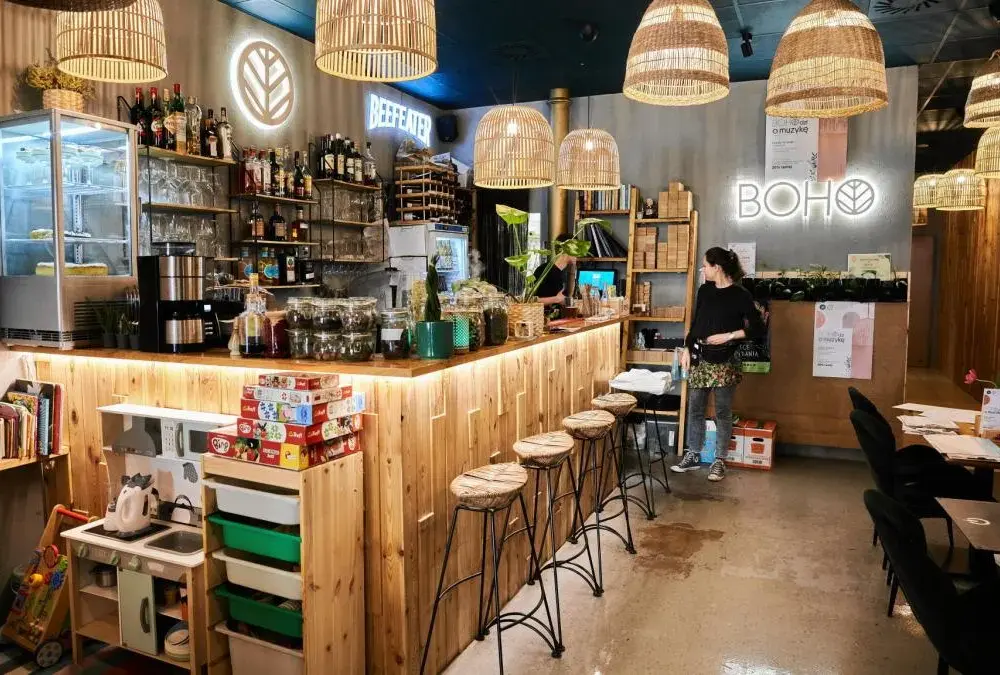 Restauracja Wegańska Łódź: 5 Miejsc Które Pokochasz Za Smak i Atmosferę