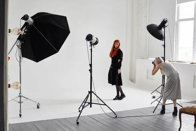 Ile kosztuje godzina pracy fotografa? Poznaj zaskakujące stawki!