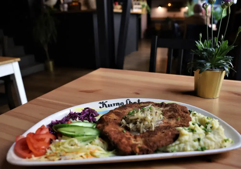 Kurna Chata Wrocław: Menu, adres, opinie. Czy to najlepsza polska kuchnia?