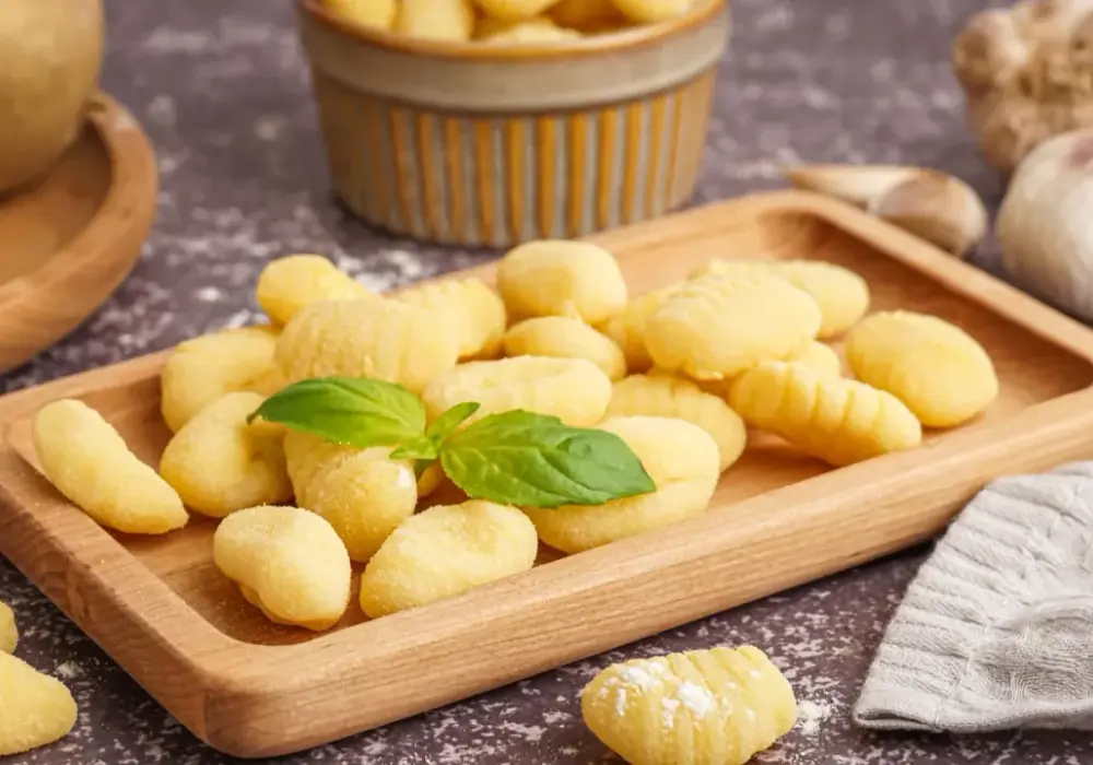 Gnocchi idealne - przepis i sosy. Jak zrobić lekkie kluseczki?