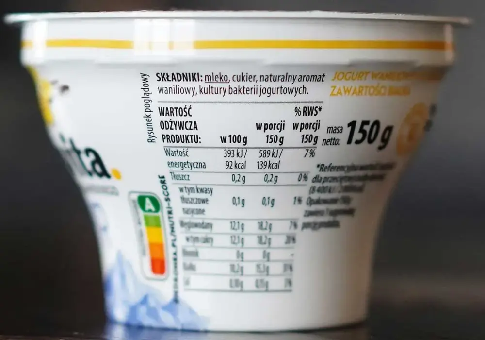 Skyr waniliowy kcal - ile kalorii ma kubek i czy jest fit?