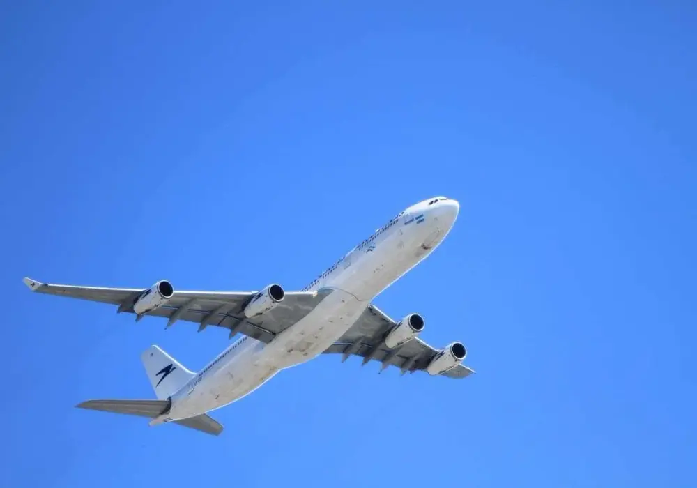 Ile trwa lot do Japonii? Sprawdź czas i porady na jet lag