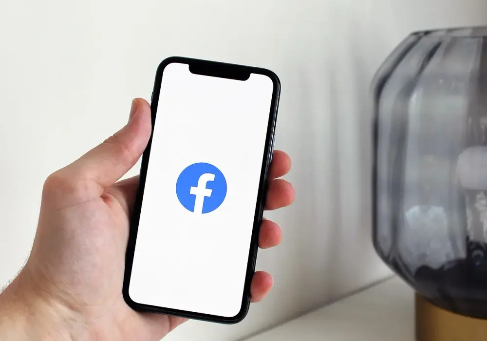 Jak ukryć profil na Facebooku - Niewidoczny dla nieznajomych