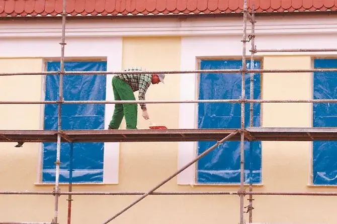Jaki tynk do nieogrzewanego pomieszczenia? Oto najlepsze opcje na zimę