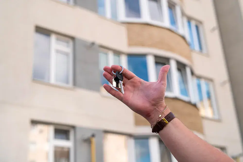 Gdzie szukać mieszkania na wynajem? Odkryj skuteczne metody i porady