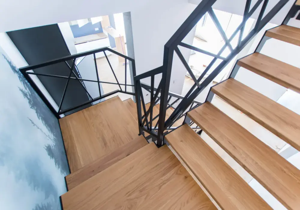 Nowoczesne schody metalowe: styl, ceny i inspiracje poznaj [KB.pl]