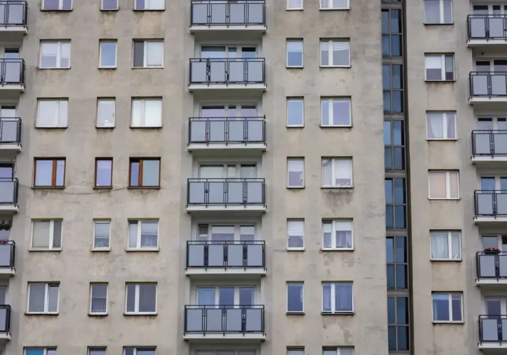 Pod kogo podlega spółdzielnia mieszkaniowa? Kluczowe przepisy i nadzór
