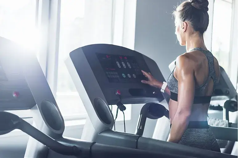 Ile razy w tygodniu cardio na redukcji, by uniknąć stagnacji w odchudzaniu?