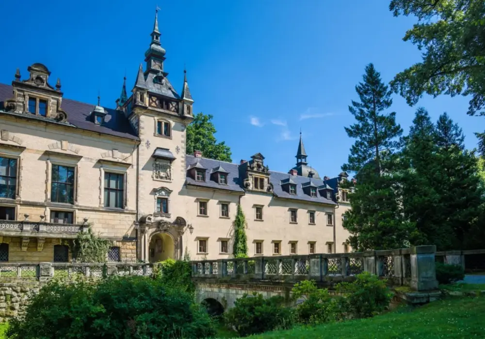 Nocleg w zamku Wielkopolska - luksusowe doświadczenia w historii