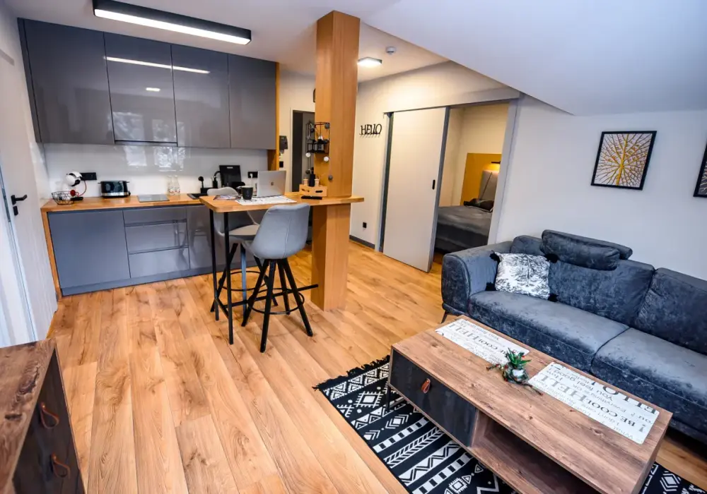 Apartament typu deluxe co to znaczy? Cechy i luksusowe udogodnienia