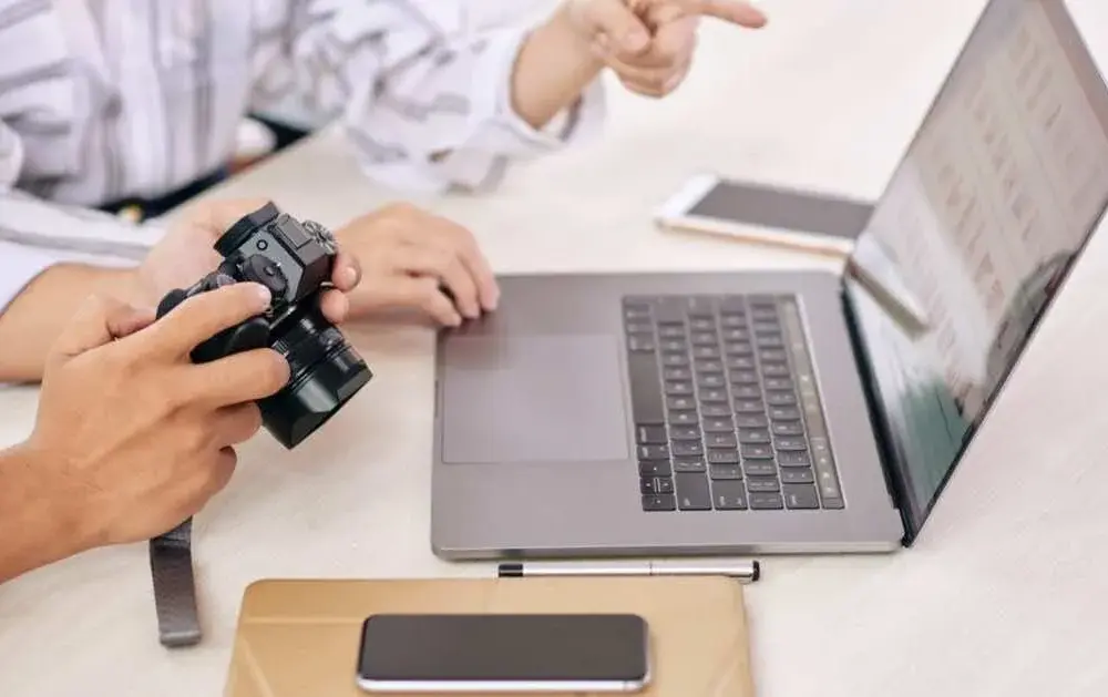 Jak szybko i bez problemów zgrać zdjęcia z aparatu na komputer przez USB