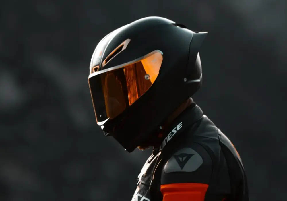 Jak wybrać kask motocyklowy, aby uniknąć niebezpieczeństwa i bólu