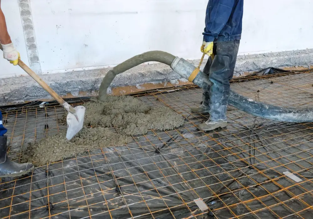 Ile kosztuje kubik betonu i co wpływa na jego cenę w Polsce