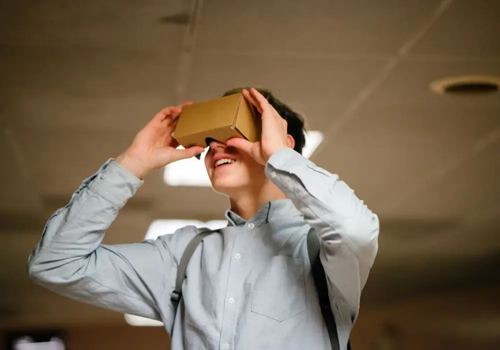 Jak oglądać filmy VR na telefonie i cieszyć się niesamowitym doświadczeniem