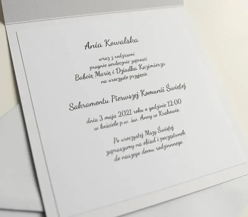 Jak napisać idealne zaproszenie na komunię? Sprawdź proste i eleganckie sposoby