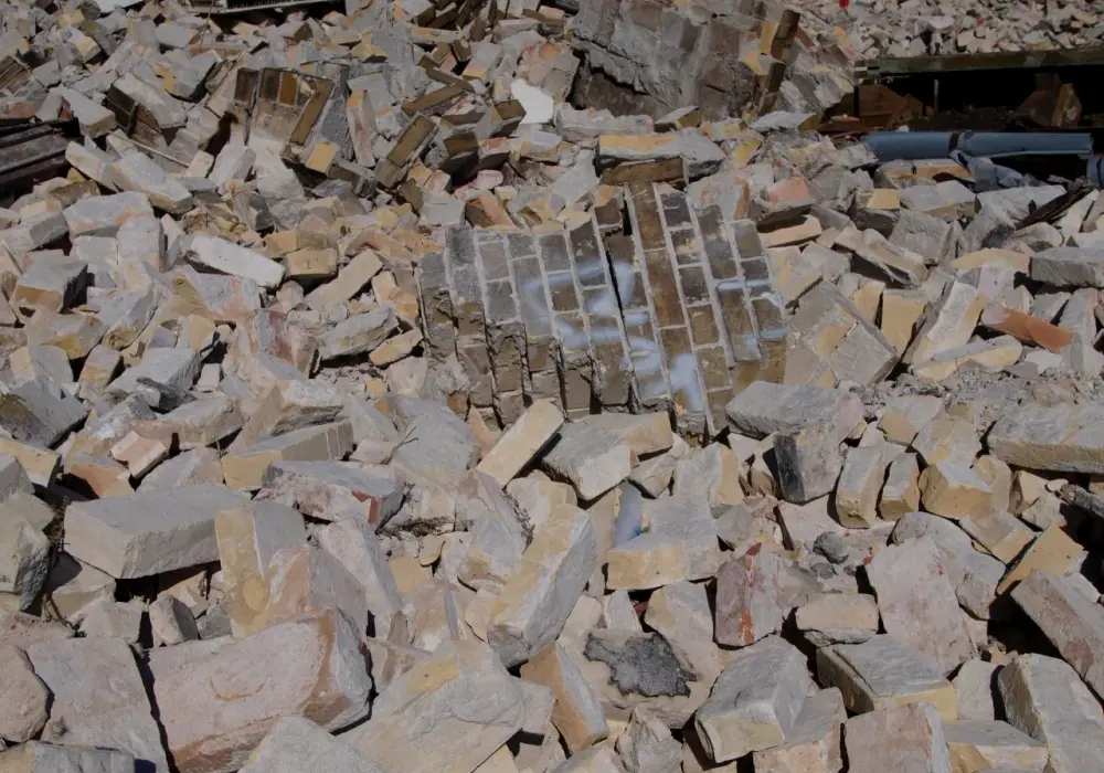 Co to jest kruszywo z recyklingu? Odkryj jego zastosowania i korzyści dla budownictwa