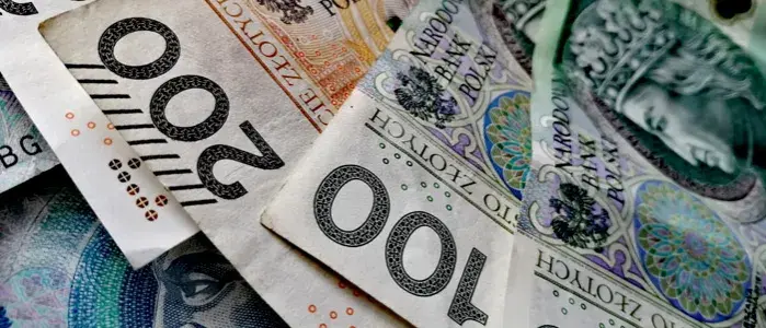 Jak bezpiecznie wziąć debet w bankomacie bez dodatkowych opłat