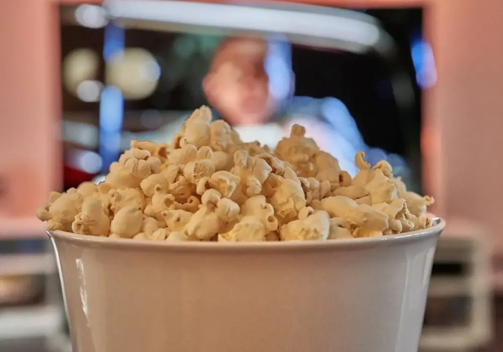 Czy popcorn do mikrofali można zrobić w garnku? Oto sprawdzony sposób