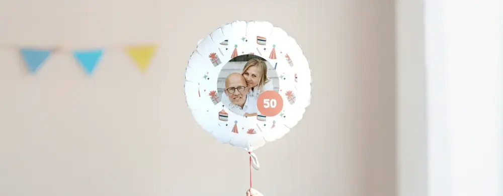Najlepsze pomysły na prezent na 50 urodziny kobiecie, które zachwycą