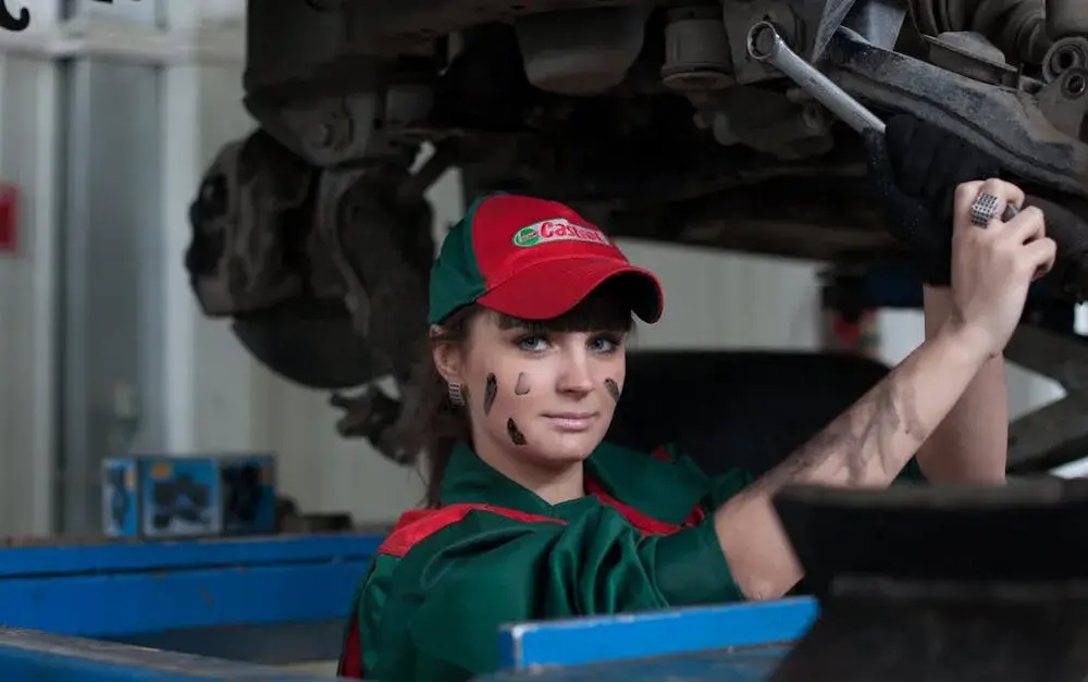 5 mitów o oleju Mobil 5W30, które mogą zaszkodzić Twojemu autu