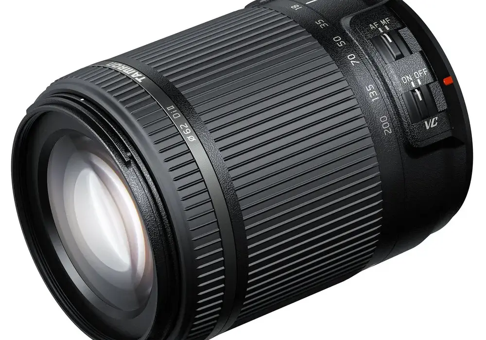 Obiektyw 18-200 mm: do czego jest najlepszy i czy warto go wybrać?