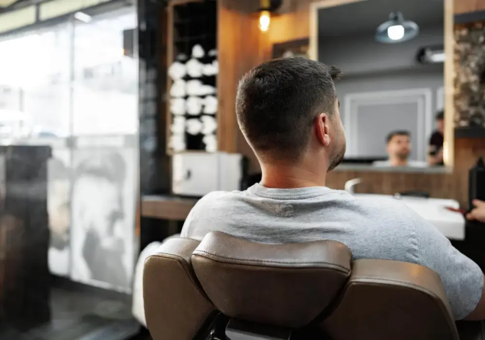 Ile zarabia salon fryzjerski? Poznaj prawdziwe koszty i zyski
