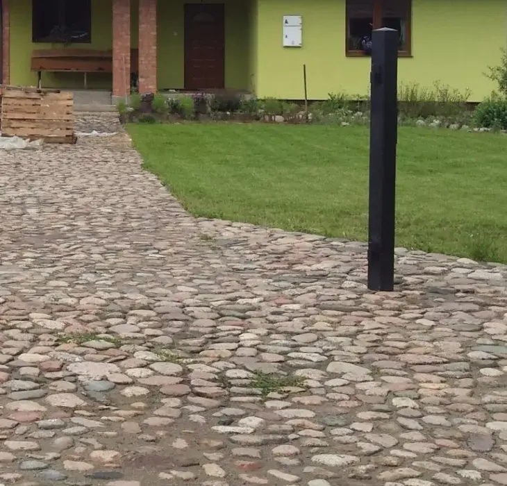 Jakie kamienie na podjazd wybrać, aby uniknąć błędów i cieszyć się trwałością?