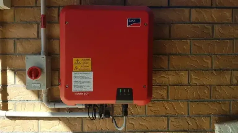 Fotowoltaika 1 czy 3 fazowa: Uniknij kosztownych błędów przy wyborze instalacji