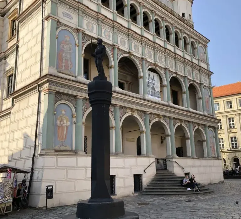 Jakie kary stosowano w średniowieczu? Zaskakujące metody i ich konsekwencje