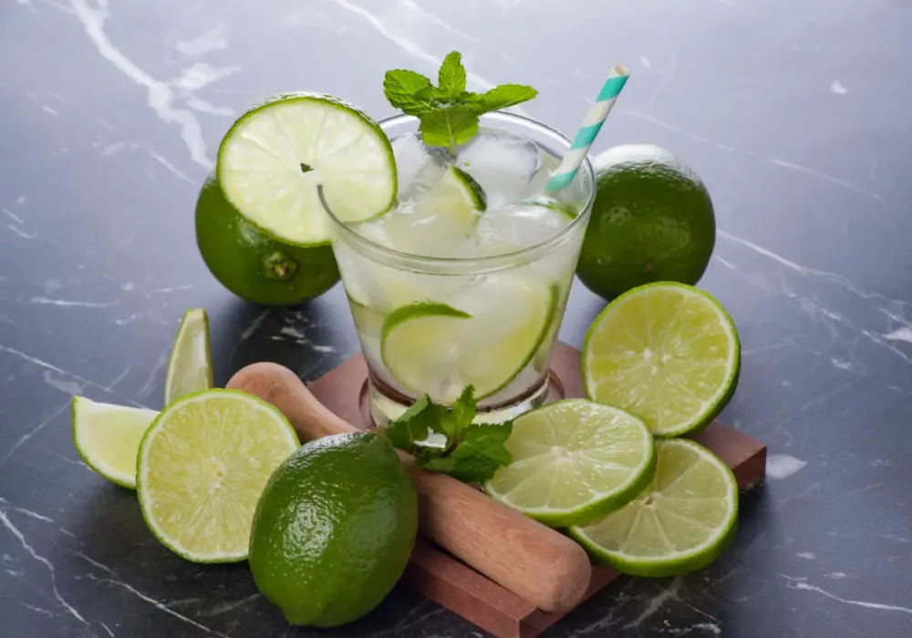 Caipirinha drink: prosty przepis na orzeźwiający koktajl z cachaça