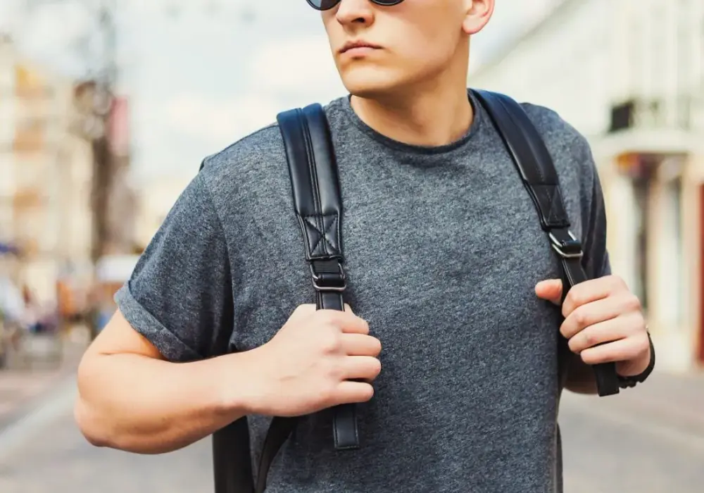 Jak nosić czapki stylowo i uniknąć modowych wpadek – porady i inspiracje