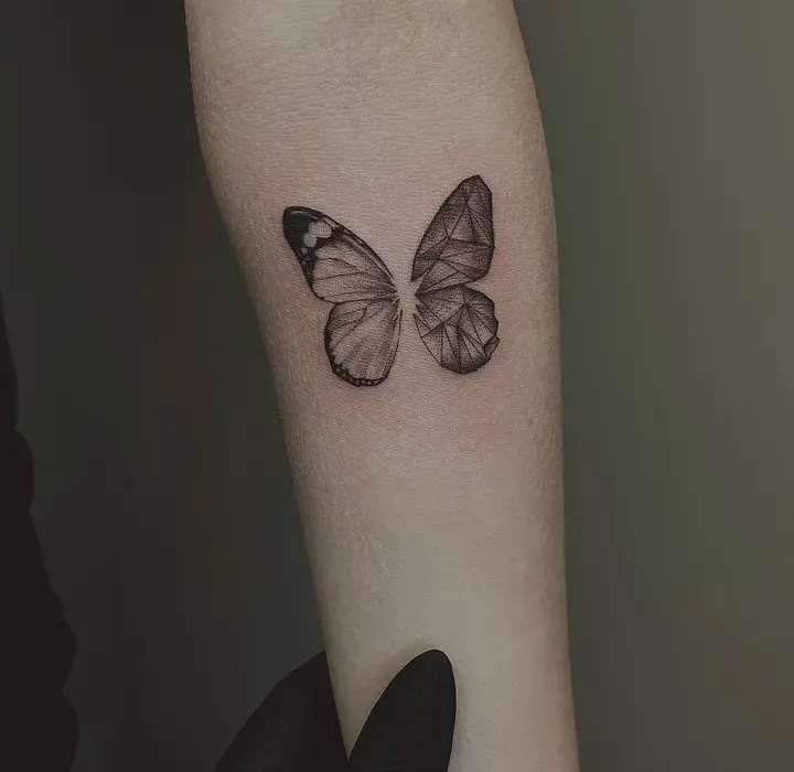 Motyl znaczenie tatuażu – symbolika, emocje i inspiracje dla Twojego wzoru