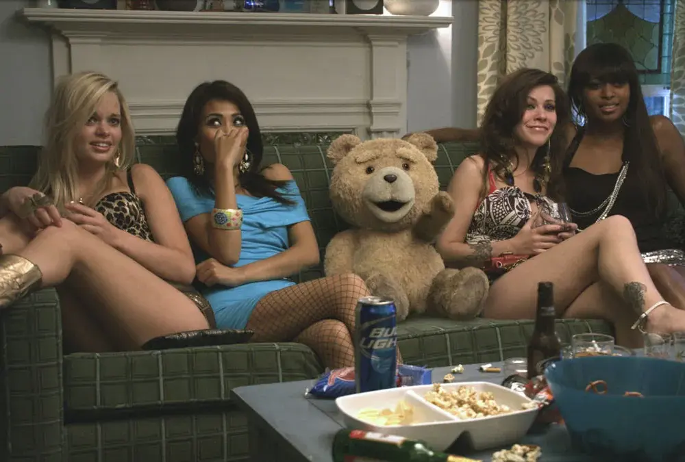 Recenzja filmu Ted - kontrowersyjna komedia która dzieli widzów i krytyków