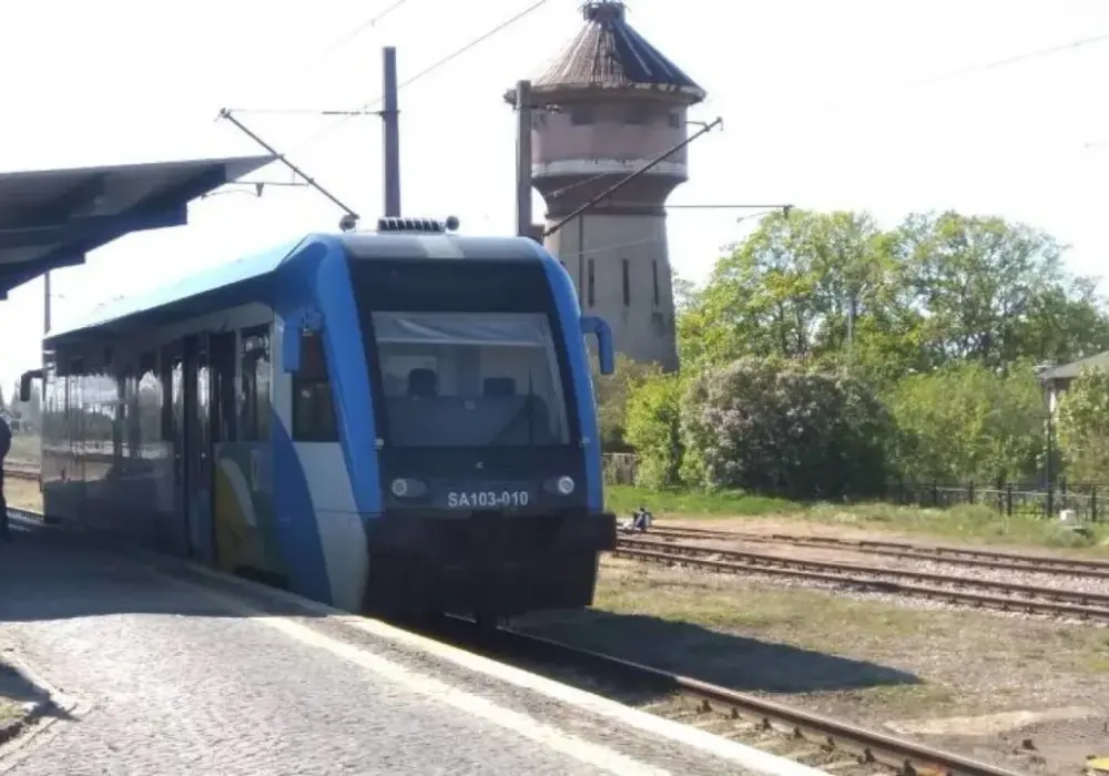 Jak dojechać do Darłówka pociągiem? Kluczowe informacje i wskazówki.