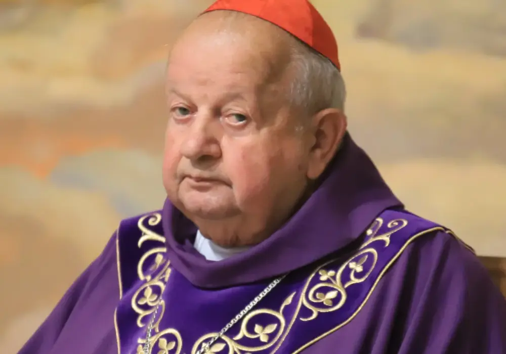 Biskup Dziwisz ile ma lat? Zaskakujący wiek i życie arcybiskupa