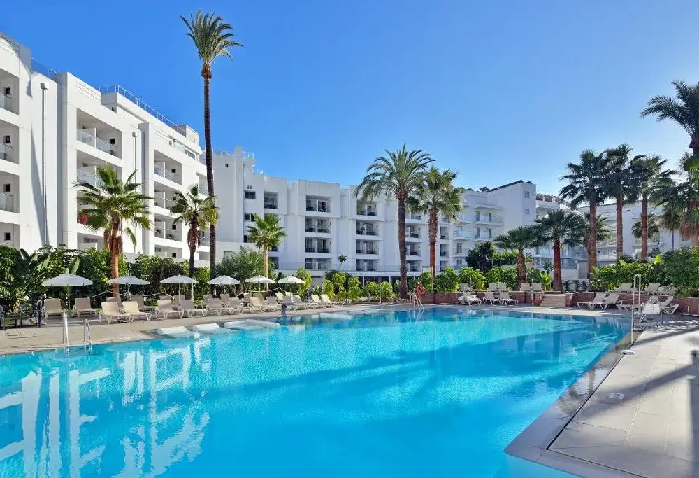 Sol Don Pedro: Luxusowy hotel w Torremolinos nad morzem