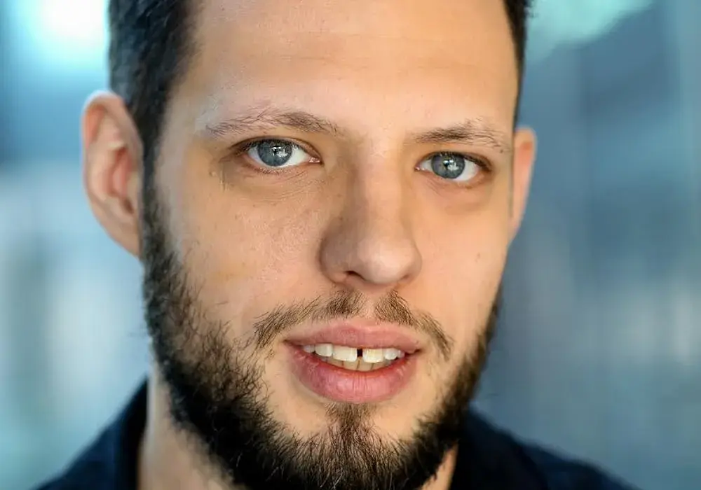Mikołaj Radwan - biografia, kariera i największe osiągnięcia aktora