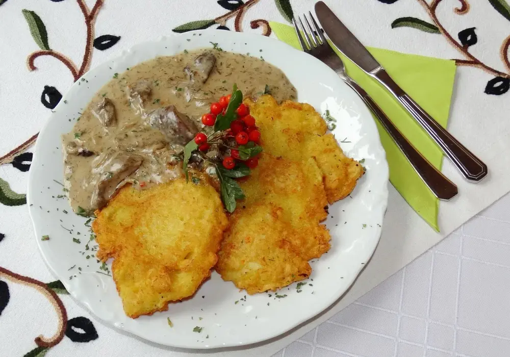 Sekret idealnych placków ziemniaczanych: ile jajek dodać, by były pyszne?