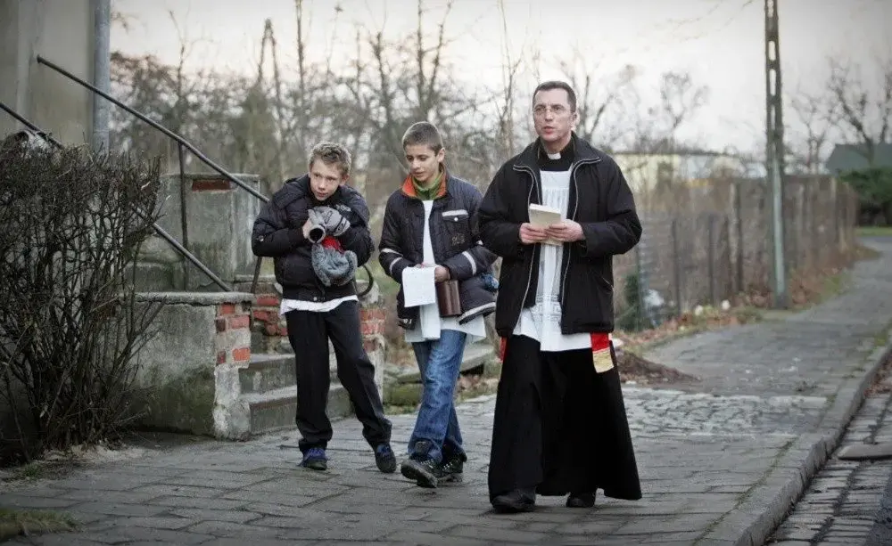Ksiądz po kolędzie jakie modlitwy – poznaj ich znaczenie i tradycję