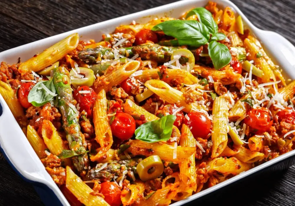 Czym jest penne? Tłumaczenie, pochodzenie i najlepsze przepisy z tym makaronem