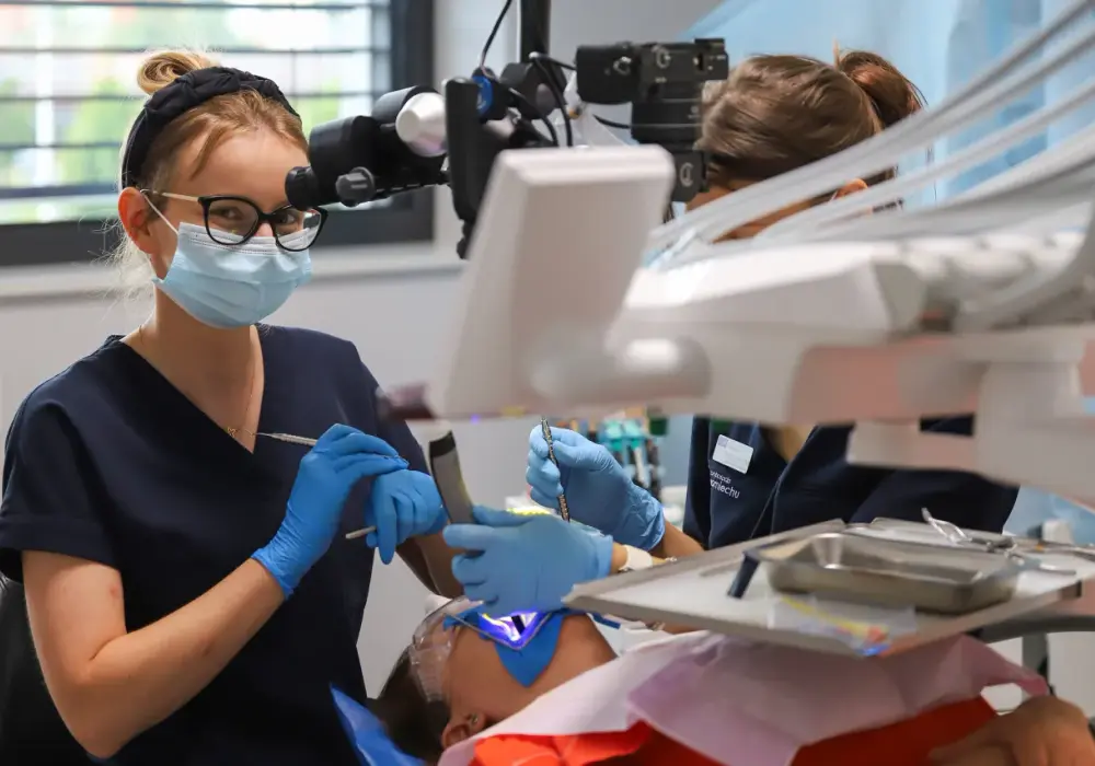 Ile czasu po dentyście nie można jeść, aby uniknąć bólu?