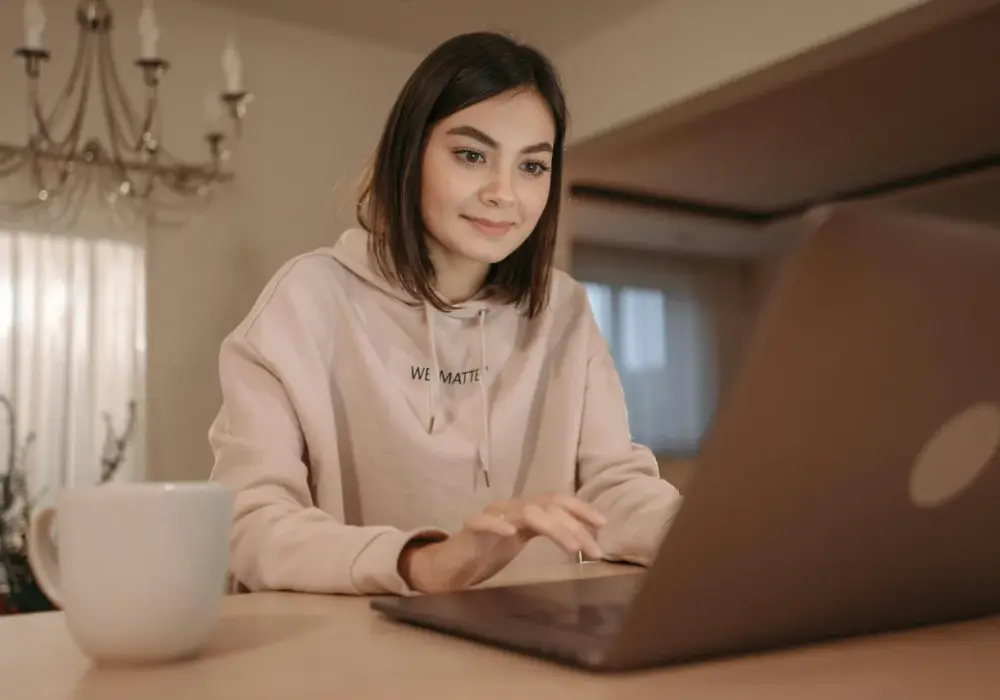 Metody na skuteczne blokowanie reklam na komputerze i telefonie