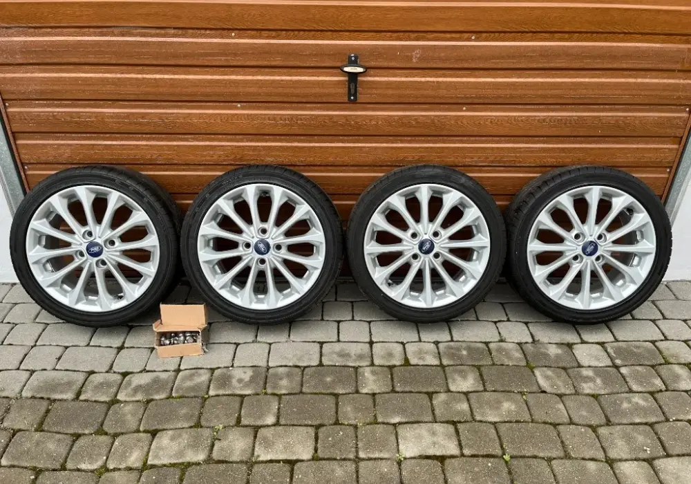 Idealne felgi aluminiowe do Forda Fiesty MK7 - unikaj kosztownych wpadek!
