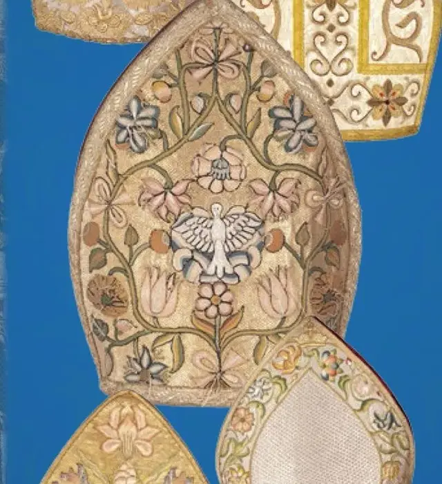 Jak się nazywa nakrycie głowy biskupów i jego znaczenie w liturgii