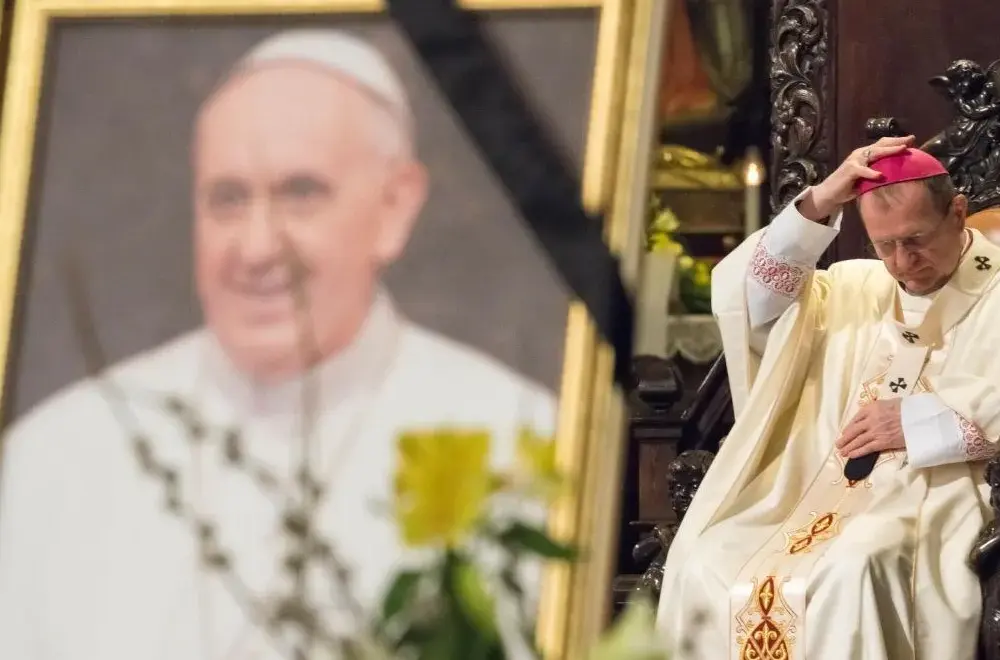 Ile zarabia papież? Zaskakujące fakty o jego dochodach i wsparciu