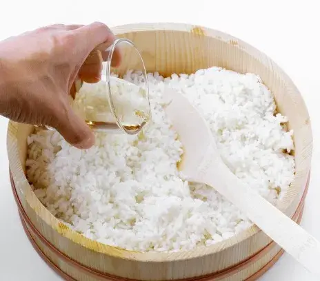 Ile zalewy do ryżu sushi? Proporcje, składniki i sekret idealnego smaku