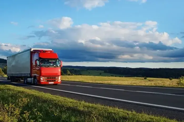 Ile zarabia kierowca tira w Anglii? Poznaj zaskakujące fakty